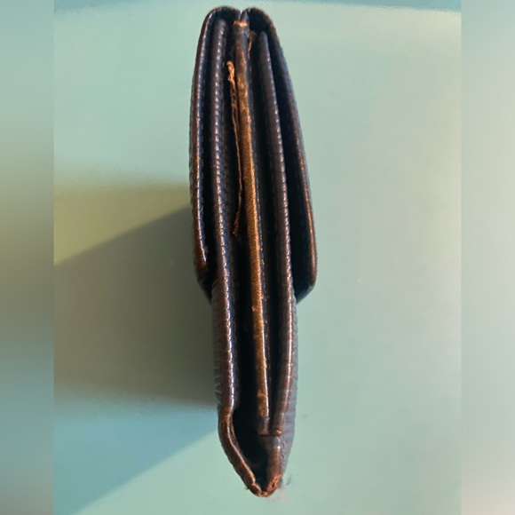 PRE💖LOVED Louis Vuitton tri-fold Epi Blue Wallet - Picture 8 of 13